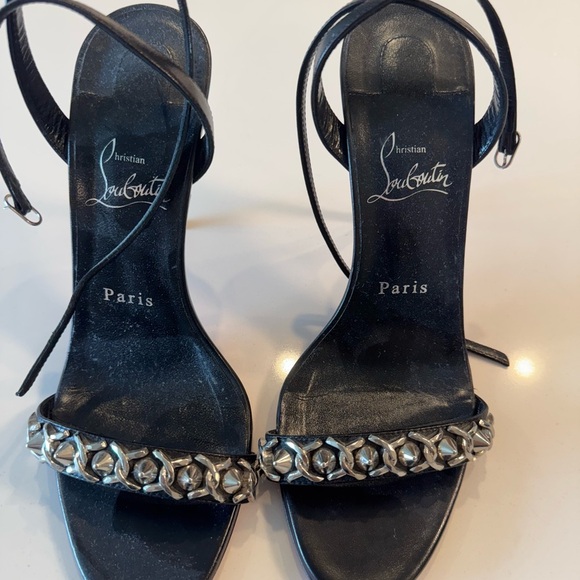 CHRISTIAN LOUBOUTIN
Nappa Spike Loubigirl Chain
100 Sandals 38.5 - Picture 9 of 13